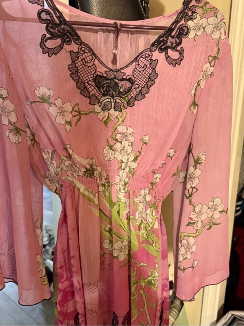 Pink Floral V-Neck Blouse with Lace Trim
